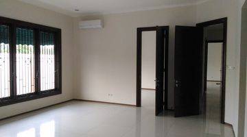 Gambar 4 Modern, beautiful, and comfort house at Kemang, South Jakarta, is available now