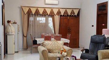 Gambar 3 Rumah Cantik Full Furnished di Raya Manyar Tirtoyoso  pusat kota Surabaya