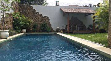 Gambar 1 Modern minimalis, with pool and garden, Fully furnished