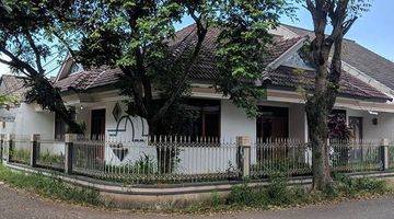 Gambar 1 Rumah Bagus Hook (belakang TSM) Bandung .