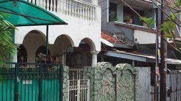 Gambar 5 Rumah 2 Lantai Unfurnished, Harga di Bawah Njop Nego