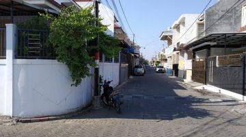 Gambar 1 Rumah di Lebak Indah Townhouse