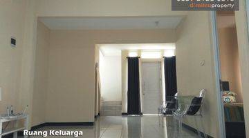 Gambar 2 Rumah Baru dan Bagus di Legenda Wisata - Fully Furnished - 36 Juta/tahun