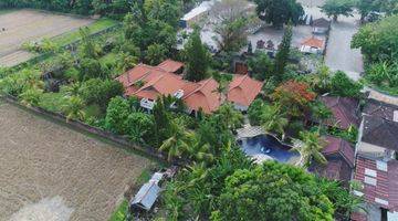 Gambar 2 T23-Villa dengan Guest House dengan Tanah Luas/Villa with Guest House with Large Land