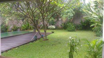 Gambar 3 Beautiful, big, and comfortable house at Kemang, South Jakarta, is available now