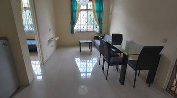 Gambar 1 Rumah Town House Furnish