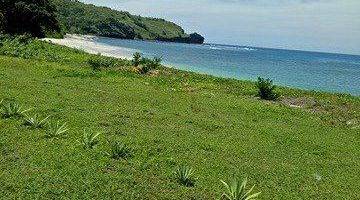 Gambar 1 Hotel Backpacker untuk Surfer di Pantai Maluk, Sumbawa Barat