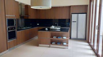 Gambar 1 Big, modern and beauty house at Kebayoran Baru, South Jakarta, is available now