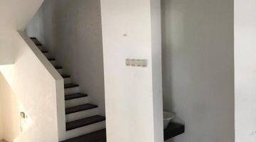 Gambar 3 Rumah 3 Lantai I Bagus Unfurnished Sertifikat Hak Milik Jl Kemang Raya, Jakarta Selatan