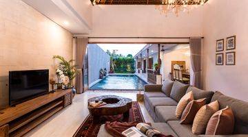 Gambar 1 LUXURY VILLA MEWAH FULL FURNISH SHM Central Ubud dkt hotel fouseason lingkungan Villa