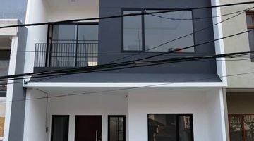 Gambar 1 Rumah  3lt BRAND NEW style Minimalis Modern di Kelapa Gading