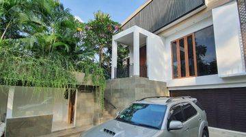 Gambar 1 Brand new luxury house at patra kuningan