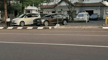 Gambar 1 rumah unik,bangunan kolonial,terawat dikota solo