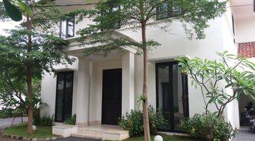 Gambar 1 Beautiful tropical house in small compound Kemang area