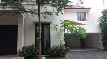 Gambar 2 Beautiful tropical house in small compound Kemang area