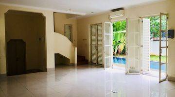 Gambar 5 Modern Colonial Style House at Compound, Located in the Heart of Kemang, Special Unit with Pool