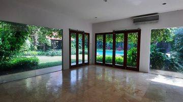 Gambar 2 Big and beautiful house at Kemang, South Jakarta, is available now