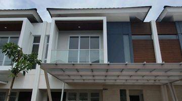 Gambar 1 Di jual rumah The Riviera at Puri Rumah Mewah dekat Toll Jakarta Barat