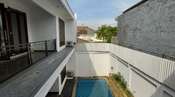 Gambar 2 New Renovated! Modern House Unfurnished with Pool at Kemang Jakarta Selatan