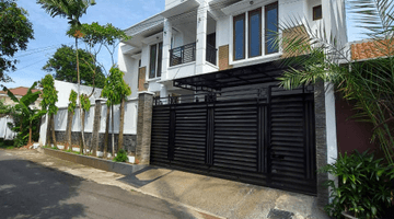 Gambar 1 New Renovated! Modern House Unfurnished with Pool at Kemang Jakarta Selatan