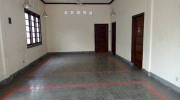 Gambar 5 Rumah Kuno Unfurnished SHM Dekat Gor Jl. Kadisoka Raya Tajem