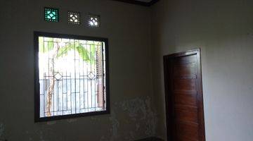 Gambar 1 Rumah Kuno Unfurnished SHM Dekat Gor Jl. Kadisoka Raya Tajem