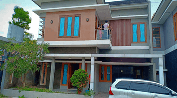 Gambar 1 Rumah 2 lantai Bagus siap huni .