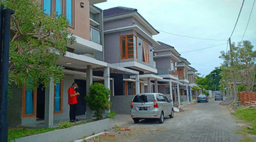 Gambar 2 Rumah 2 lantai Bagus siap huni .