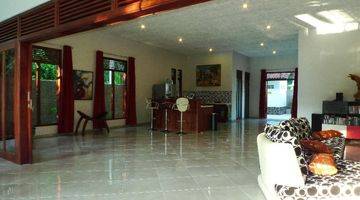 Gambar 2 LUXURY VILLA CENTRAL LOVINA