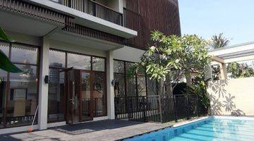 Gambar 1 Modern house in compound of Cilandak. Only 10 minutes from Simatupang tolroad