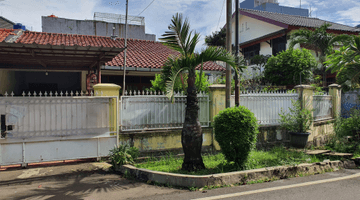 Gambar 2 rumah huk depan ada taman dan dua jalur