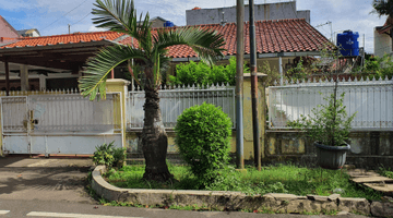 Gambar 3 rumah huk depan ada taman dan dua jalur