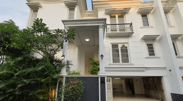 Gambar 1 Rumah Baru Dalam Townhouse Cilandak