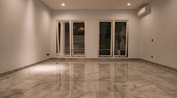 Gambar 3 Modern, new renovated house at Senayan, South Jakarta is available now