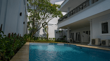 Gambar 1 Modern, new renovated house at Senayan, South Jakarta is available now