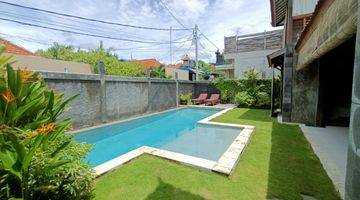 Gambar 4 Open living Villa with huge pool and garden in Umalas