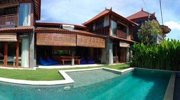 Gambar 1 Open living Villa with huge pool and garden in Umalas