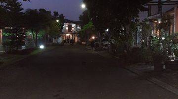 Gambar 4 RUMAH RAPI DEPAN TAMAN