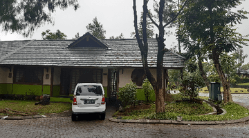 Gambar 1 Villa di Kota Bunga Puncak