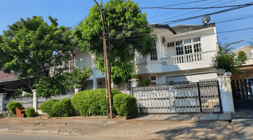 Gambar 1 Rumah Strategis bisa untuk Kantor atau Usaha di  Kayu Putih Jakarta Timur