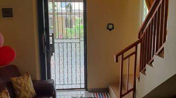 Gambar 3 Rumah 2.5 Lantai Furnished Di Grand Batavia, Pasar Kemis