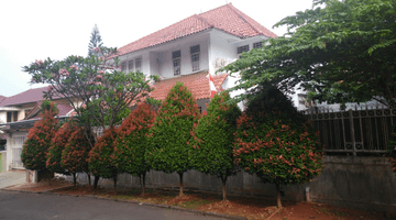 Gambar 4 Rumah dengan kolam renang di Cinere