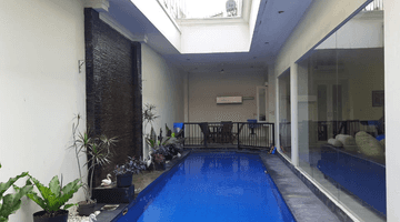 Gambar 1 Beautiful, classical and comfort house at Kemang, South Jakarta is available now