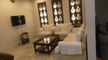 Gambar 1 Furnished House di Kebayoran Baru