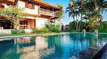 Gambar 1 Tropical Villa with Rice Fields View Canggu Bali