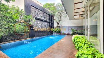 Gambar 4 PONDOK INDAH: RUMAH 3 LANTAI, PRIVATE LIFT, PRIVATE POOL.