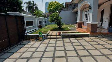 Gambar 1 Rumah Jl. Suren Dekat Area Perkantoran Restoran High End Jaksel