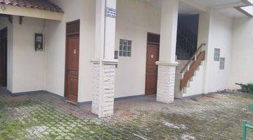 Gambar 2 Jual Rumah  Setiabudi murah bisa nego 4 BR, 2 BA,  unfurnished, bisa masuk mobil, parkir luas