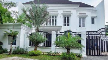 Gambar 1 Luxury House at Pondok Indah