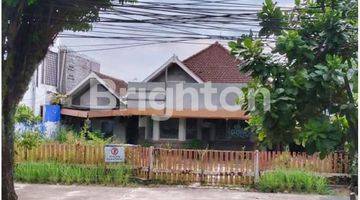 Gambar 1 Rumah Usaha Jalan Utama Kota Malang